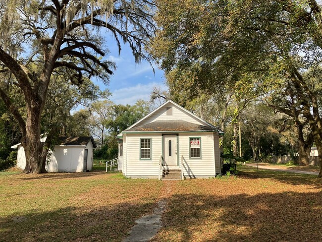 4633 Plum St in Zephyrhills, FL - Building Photo - Building Photo