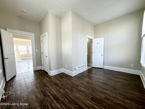 511 W Harrison Ave in Clarksville, IN - Building Photo - Building Photo