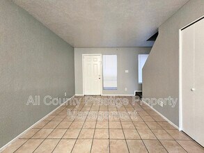 2434 E Waltann Ln in Phoenix, AZ - Building Photo - Building Photo