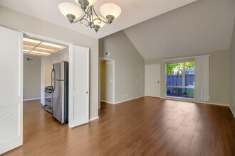 143 Escobar Ave in Los Gatos, CA - Building Photo - Building Photo