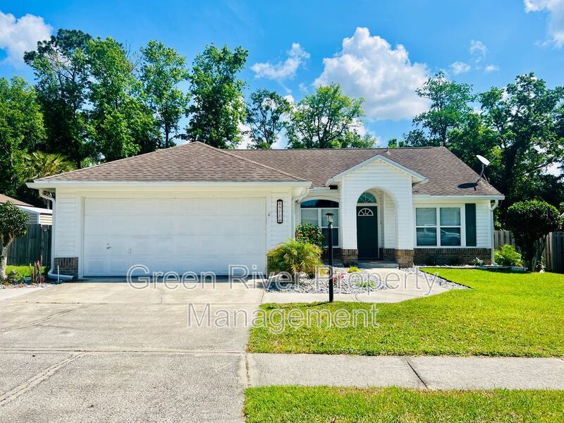 8971 Rockpond Meadows Dr in Jacksonville, FL - Foto de edificio