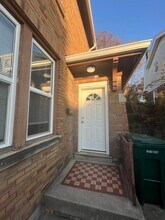 978 Oakland Ave in Cincinnati, OH - Building Photo - Building Photo