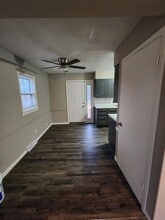 913 S Missouri St in Liberty, MO - Building Photo - Building Photo