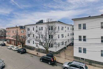 8-14 Craigie St in Somerville, MA - Foto de edificio - Primary Photo