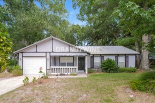 1304 Truman Dr in St. Augustine, FL - Building Photo