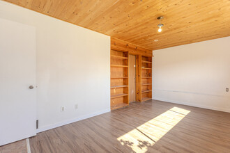 45167 Deans Ave in Chilliwack, BC - Building Photo - Building Photo