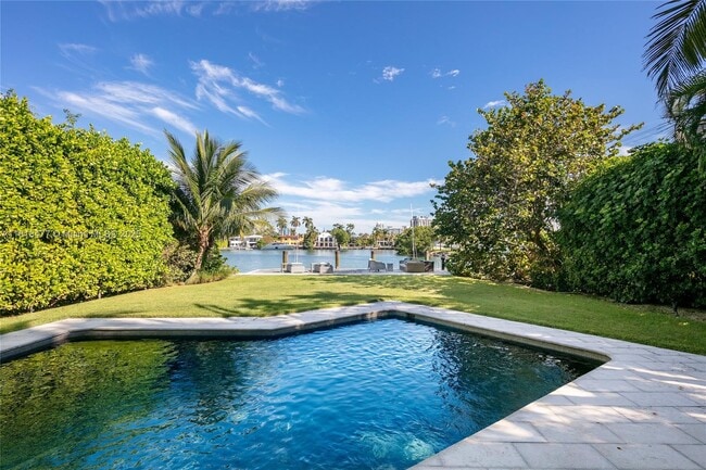 441 E Dilido Dr in Miami Beach, FL - Building Photo - Building Photo