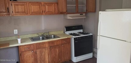 510 Clinton Ave in Albany, NY - Building Photo - Building Photo