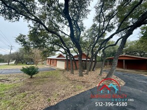 301 Quail Run Dr in San Marcos, TX - Building Photo - Building Photo