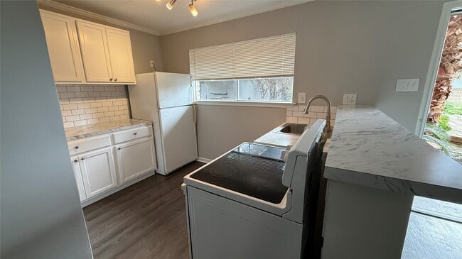 1660 Richmond Ave. in Houston, TX - Building Photo - Building Photo