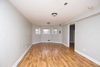 1121 N Winchester Ave, Unit A03C in Chicago, IL - Building Photo - Building Photo
