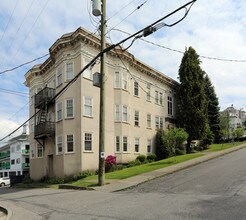 2295 W 1st Ave in Vancouver, BC - Building Photo - Building Photo