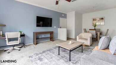 9727 Touchton Rd in Jacksonville, FL - Foto de edificio - Building Photo