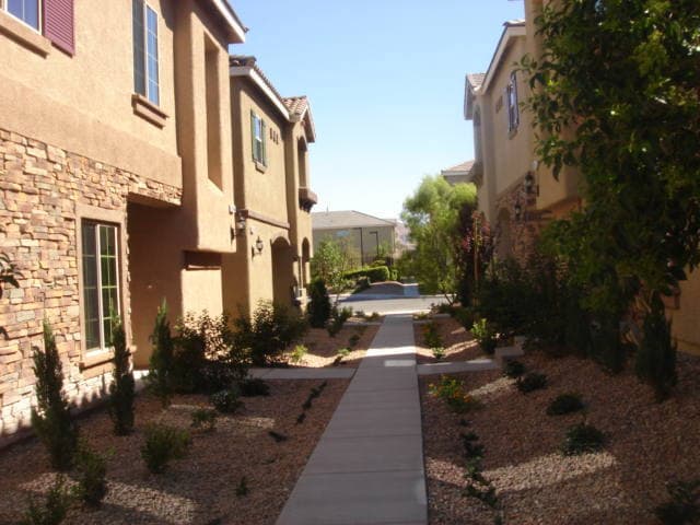 9564 Volk Ave in Las Vegas, NV - Building Photo - Building Photo