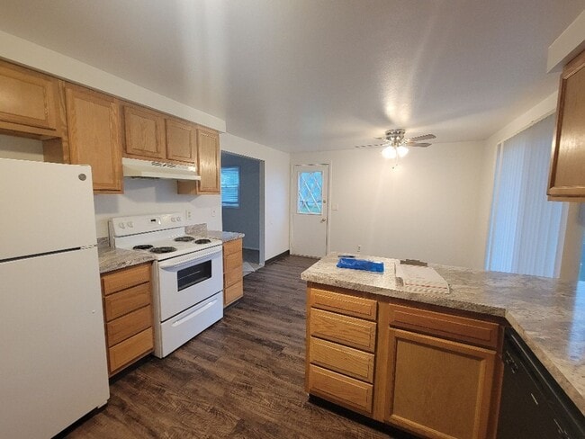 property at 618-18.5 Sunflower Dr