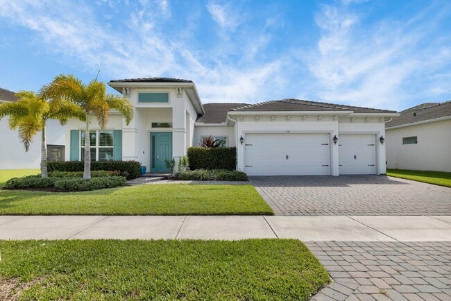 735 SW Pennfield Terrace in Stuart, FL - Building Photo - Building Photo