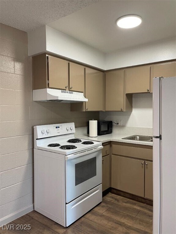 property at 615 S Royal Crest Cir