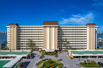 Lexington House at Sea Towers in St. Petersburg, FL - Foto de edificio - Building Photo