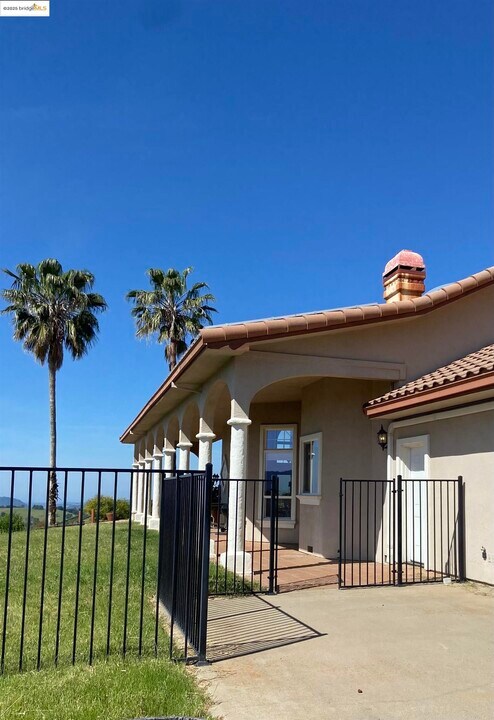 22411 Lakeview Heights in Sonora, CA - Building Photo