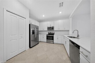 2220 Dragonfruit Wy in Naples, FL - Building Photo - Building Photo