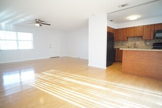 807 Easterly Rd in North Palm Beach, FL - Foto de edificio - Building Photo