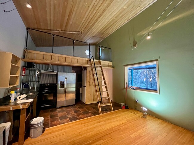 1797 Iniakuk Ave in Fairbanks, AK - Building Photo - Building Photo