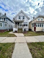 3727 E Squire Ave in Cudahy, WI - Building Photo