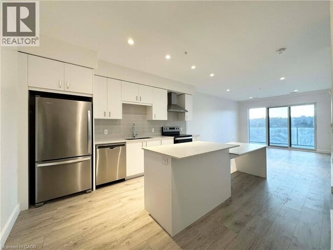 property at 15 Glebe St