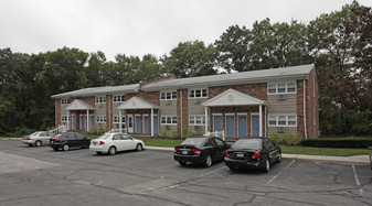 MAPLE CREST GARDEN APTS Building 4 Apartments