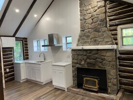 13 Alturas Rd in Highland Lakes, NJ - Building Photo