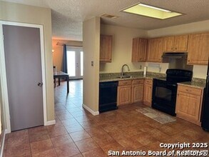 12938 Maple Park Dr in San Antonio, TX - Building Photo - Building Photo