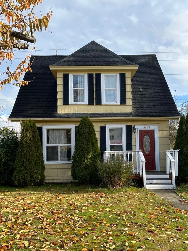 property at 2211 Walnut St