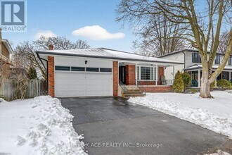 1719 Valentine Gardens in Mississauga, ON - Building Photo - Building Photo