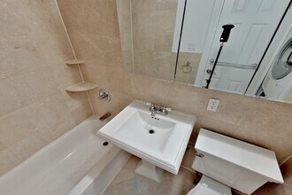 138 E 16th St in New York, NY - Building Photo - Building Photo