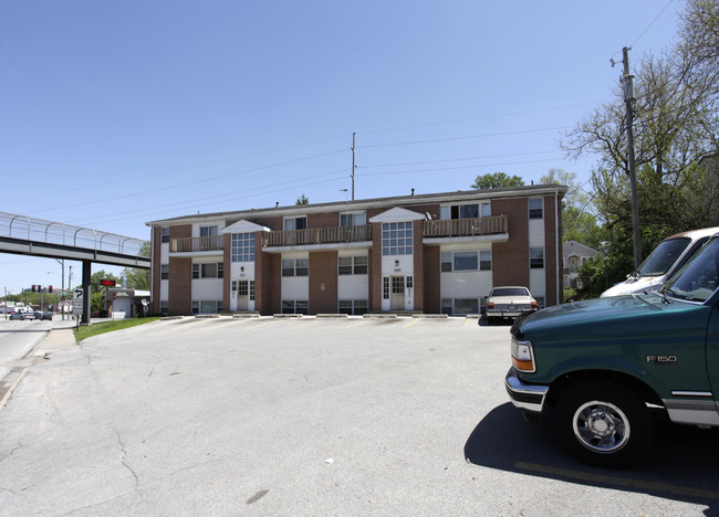 5001 S Saddle Creek Rd in Omaha, NE - Building Photo - Building Photo