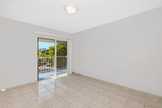 7705 SW 86th St in South Miami, FL - Building Photo - Building Photo