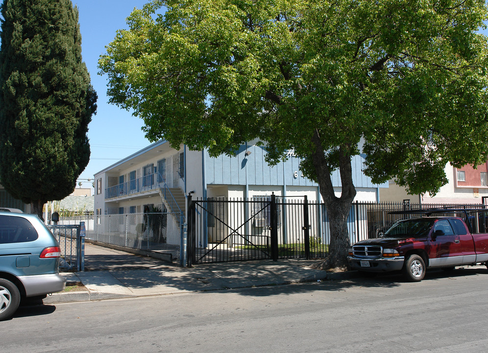 640 N Harvard Blvd in Los Angeles, CA - Foto de edificio