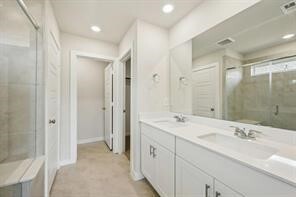 1913 Oregon White Oak Dr in Conroe, TX - Building Photo - Building Photo