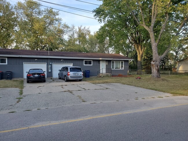 property at 863 E Elmwood Ave