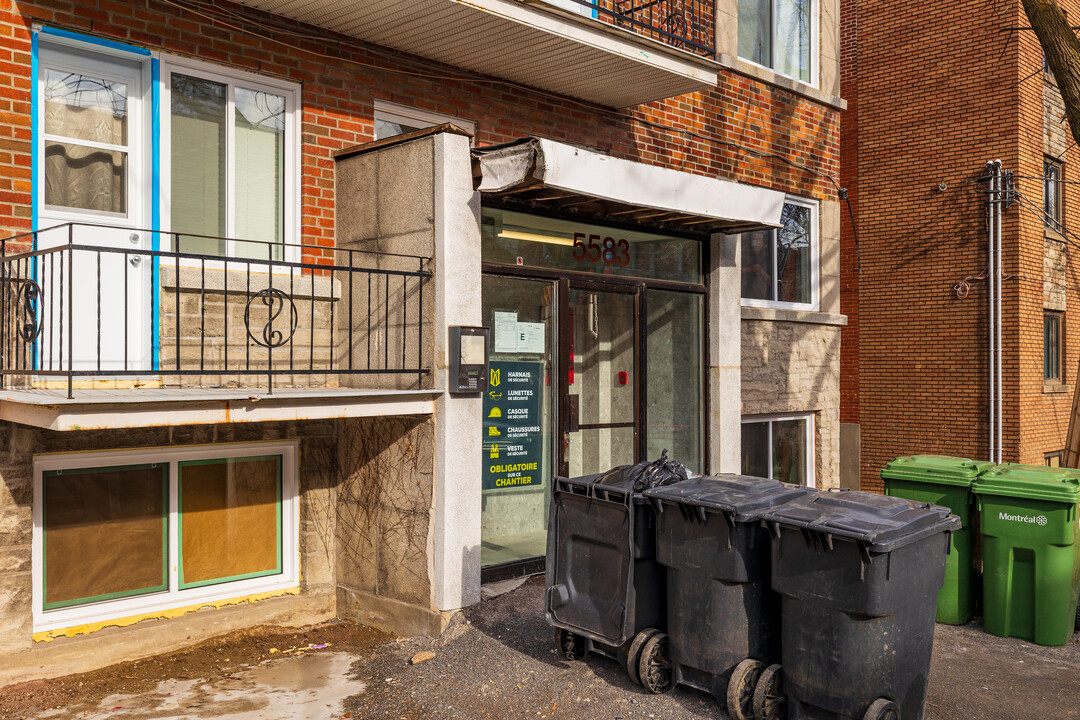 5583 Basile-Patenaude Pl in Montréal, QC - Building Photo