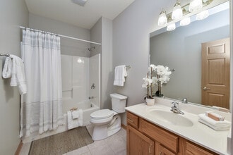 385 Delnor Glen Dr in St. Charles, IL - Building Photo - Building Photo