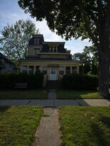 815 N Capitol Ave, Unit B in Lansing, MI - Building Photo