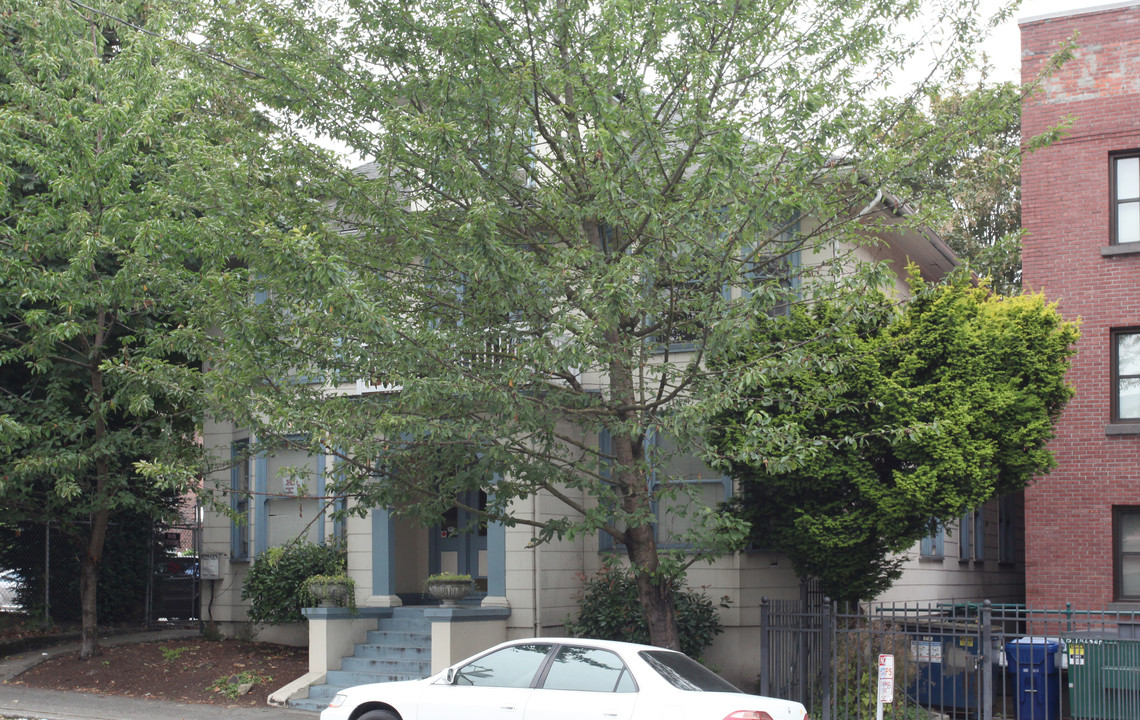 Belmont Apartments in Seattle, WA - Building Photo