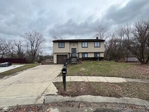 5739 Ensenada Ave in Indianapolis, IN - Building Photo - Building Photo