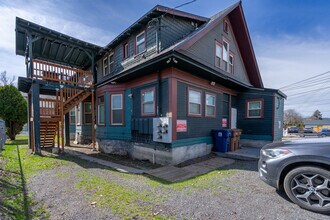 1524 W Dean Ave, Unit #4 in Spokane, WA - Building Photo - Building Photo