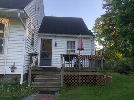 315 W Seneca St in Sherrill, NY - Building Photo