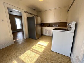 900 W Parker St in Waterloo, IA - Building Photo - Building Photo