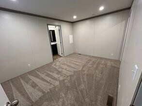 683 Oregon St in Belleville, MI - Building Photo - Building Photo