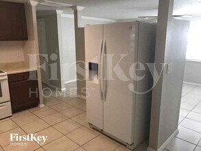 8733 Roble Way in Port Richey, FL - Building Photo - Building Photo