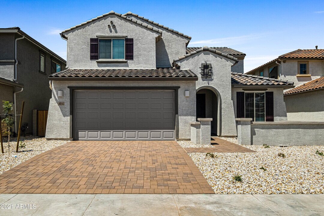 9016 W Missouri Ave in Glendale, AZ - Building Photo